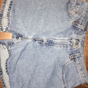 Levi’s shorts.